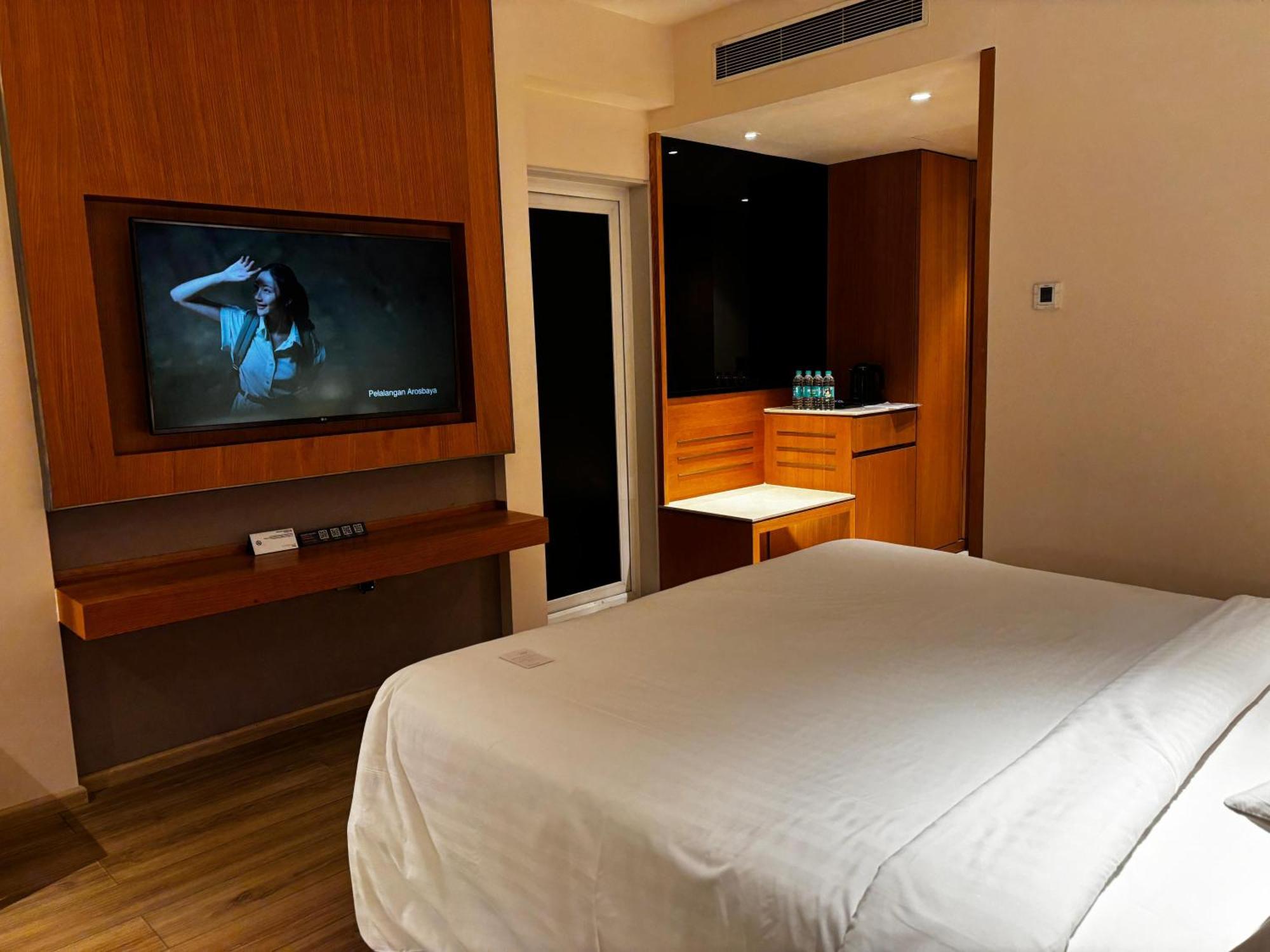 Courtyard By Marriott Nashik Hotell Exteriör bild
